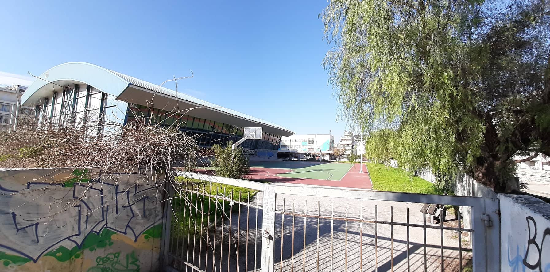 Την κατασκευή νέου Κλειστού Σχολικού Γυμναστηρίου στην παραλία του Μοσχάτου, ζητάει ο Β.Σπανάκης