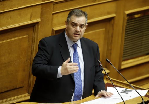 Την άμεση λήψη πρωτοβουλιών για την αντιμετώπιση του σχολικού εκφοβισμού, ζητάει ο Βασίλης Σπανάκης