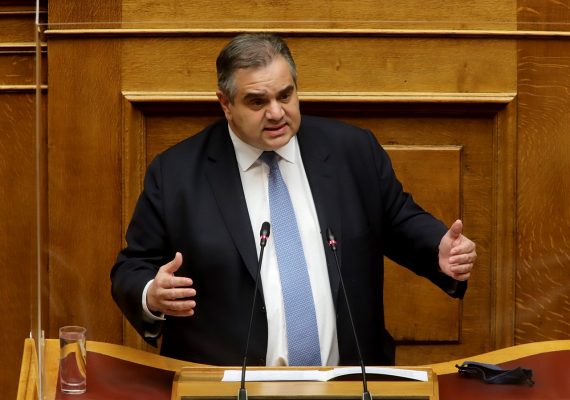 Την άμεση ένταξη των Τελωνειακών Υπαλλήλων στις επαγγελματικές ομάδες που εμβολιάζονται κατά προτεραιότητα, ζητάει ο Βασίλης Σπανάκης