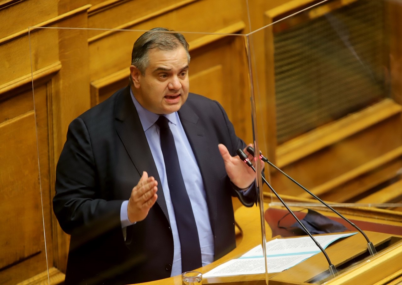 Τον άμεσο προγραμματισμό της 2ης δόσης εμβολιασμών εκπαιδευτικών ήδη εμβολιασμένων με την 1η δόση, με τη διαδικασία των αδιάθετων εμβολίων, ζητάει ο Β. Σπανάκης