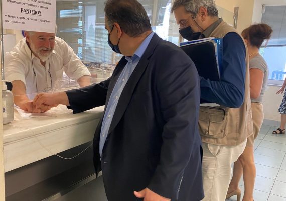 Την ενίσχυση σε προσωπικό της ΔΟΥ και του ΕΦΚΑ Γλυφάδας, ζητά ο Βουλευτής Βασίλης Σπανάκης