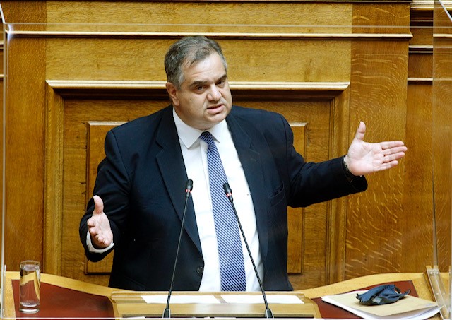 Τη μισθολογική εξομοίωση των υπαλλήλων του Υπουργείου Οικονομικών και των εποπτευόμενων φορέων του, ζητά ο Βουλευτής Β. Σπανάκης